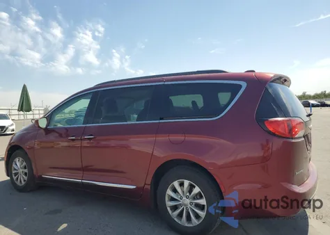 2017 Chrysler Pacifica Touring L z USA, uszkodzony, nr VIN 2C4RC1BG6HR621100